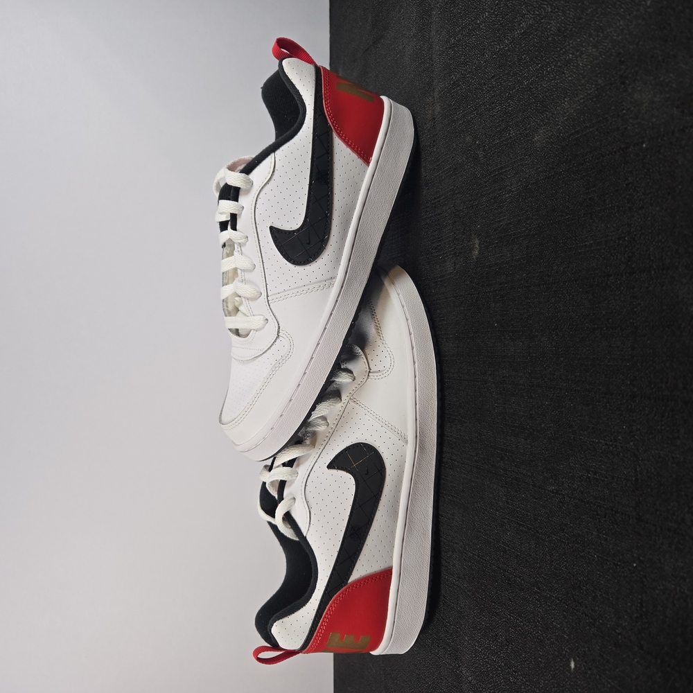 Nike White and Red Sneakers